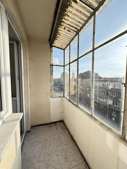 Apartament cu 3 camere semidecomandat în Ultracentral