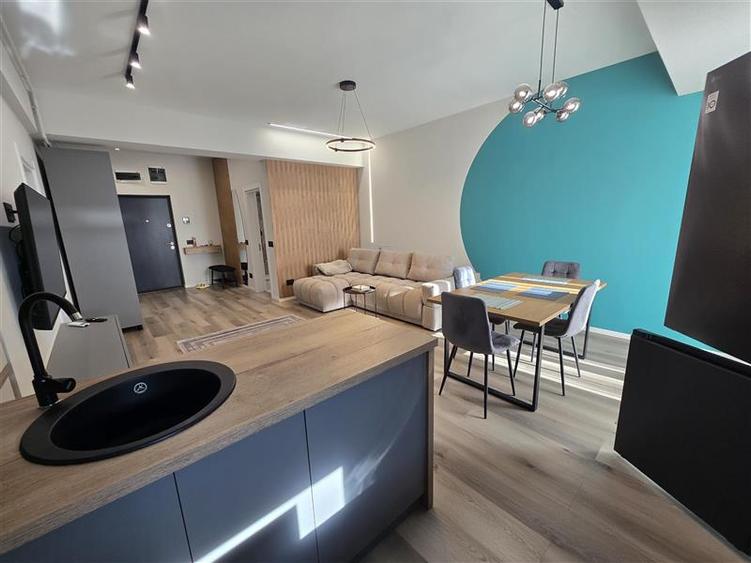 Apartament cu 2 camere decomandat, mobilat în Tomis Nord