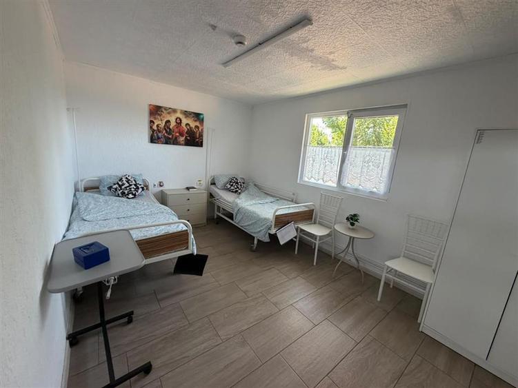Hotel/Pensiune, de 980 mp, în Lenauheim