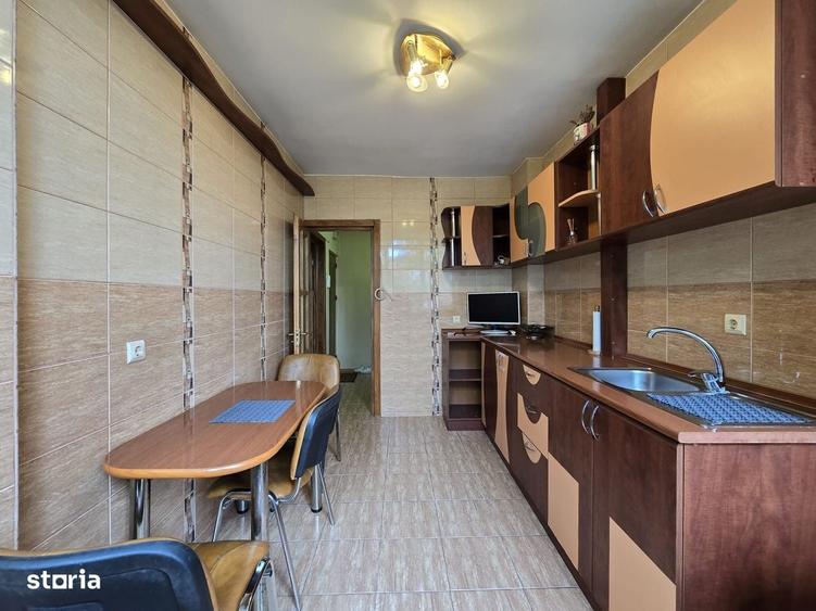 Apartament cu 3 camere decomandat în Faleză