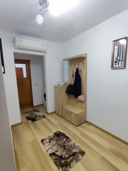 Apartament cu 2 camere decomandat în E3