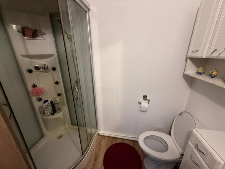 Casă individuală cu 5 camere cu Teren 1000 Mp în Central