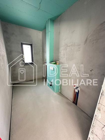 Casă individuală cu 4 camere cu Canalizare în Periferie