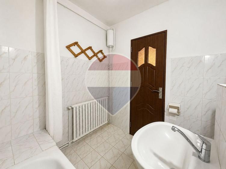 Apartament cu 3 camere în Răcădău