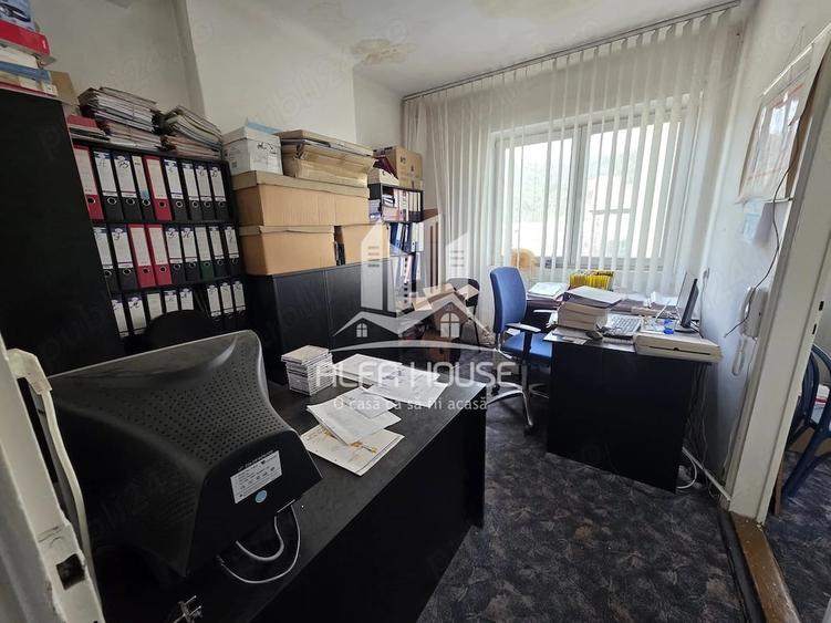 Casă cu 5 camere cu Teren 130 Mp în Luncă