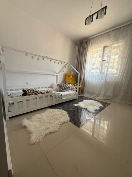 Apartament cu 3 camere decomandat, mobilat în Central