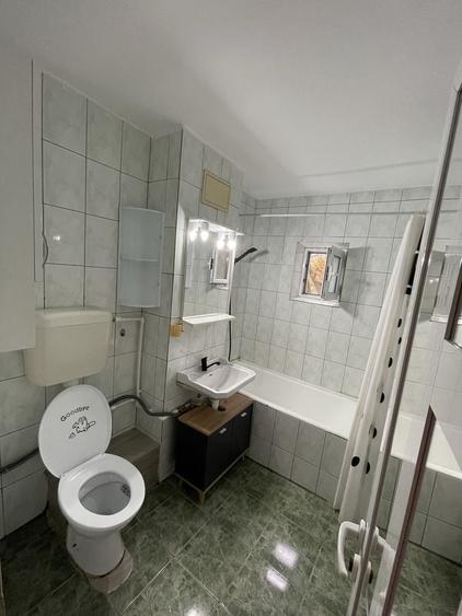 Apartament cu 2 camere decomandat în Micro 21