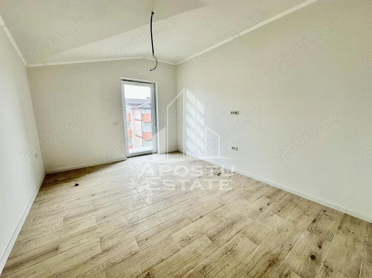 Apartament cu 4 camere decomandat în Giroc
