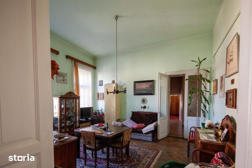 Apartament cu 4 camere în Central