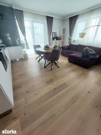 Casă cu 4 camere cu Teren 450 Mp în Central
