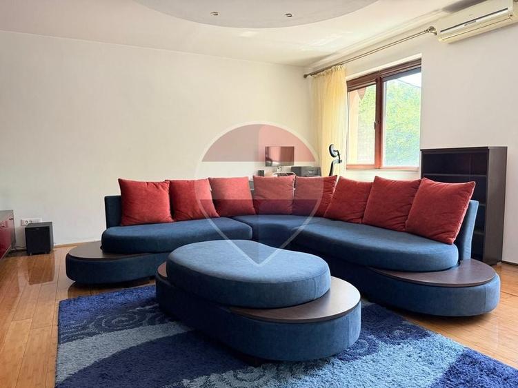 Apartament cu 4 camere decomandat, mobilat în Fundeni