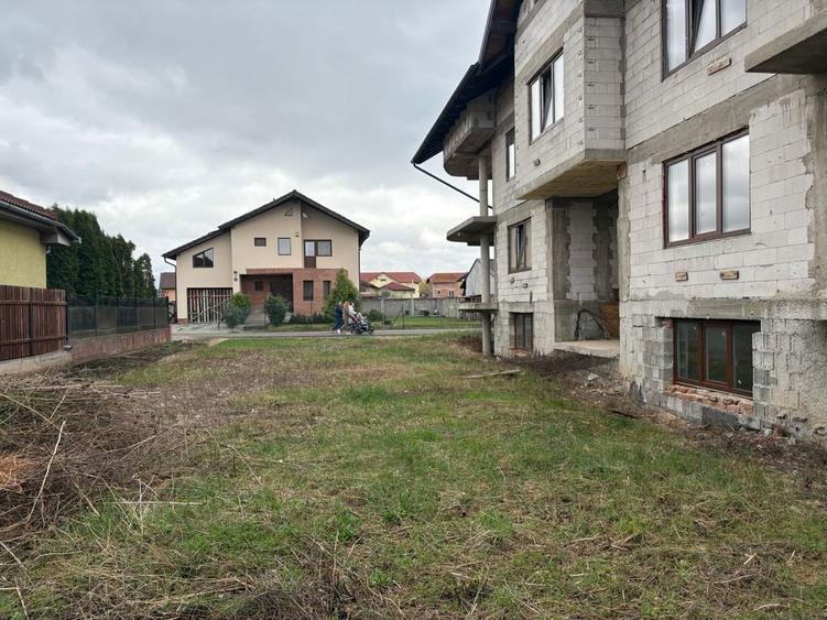 Casă cu 4 camere în Exterior Vest