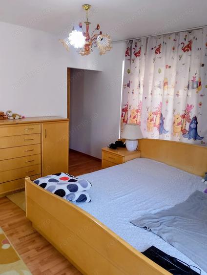 Casă cu 4 camere cu Teren 1800 Mp în Chizătău