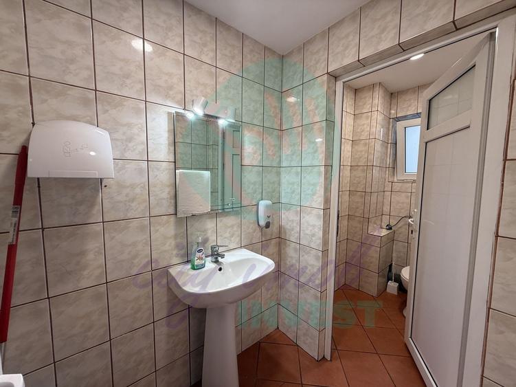 Casă individuală cu 5 camere cu Canalizare în Banu Manta