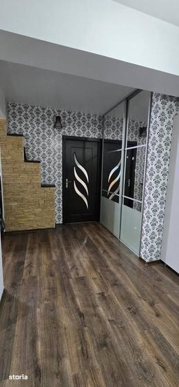 Apartament cu 3 camere decomandat în Km 5