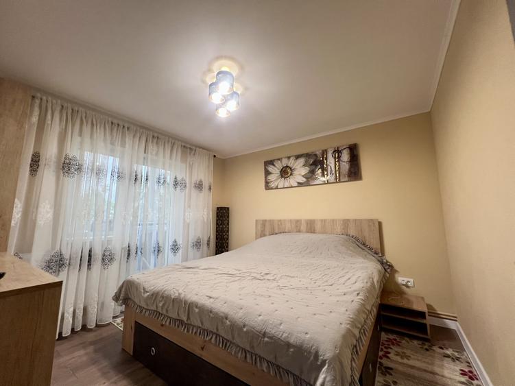 Apartament cu 3 camere decomandat, mobilat în Dâmbovița