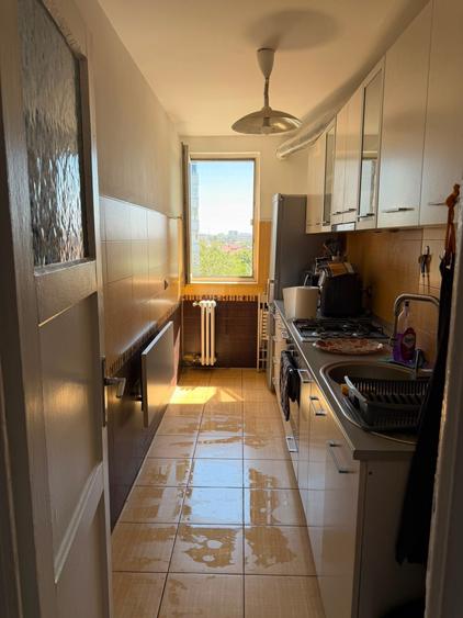 Apartament cu 3 camere semidecomandat în Ștefan cel Mare