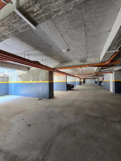 Apartament cu 4 camere decomandat în Dobroești