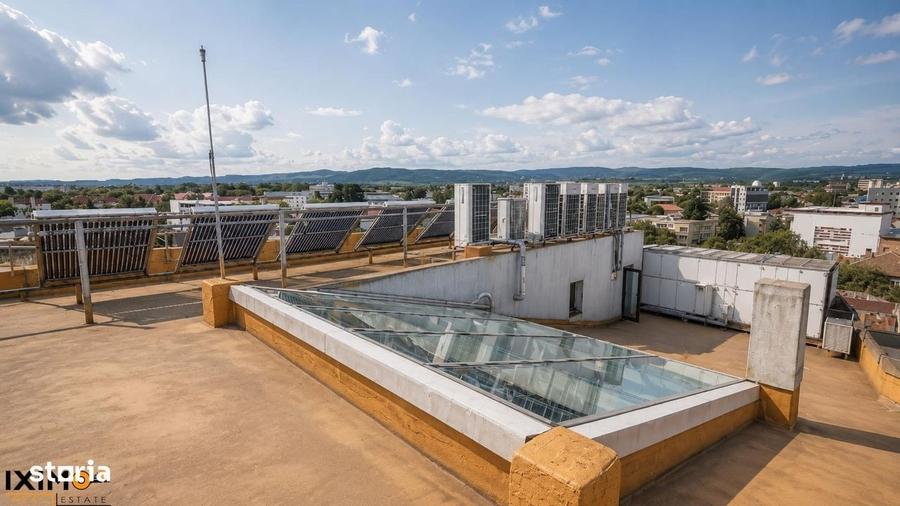 Spațiu comercial, de 2,400 mp, în Central