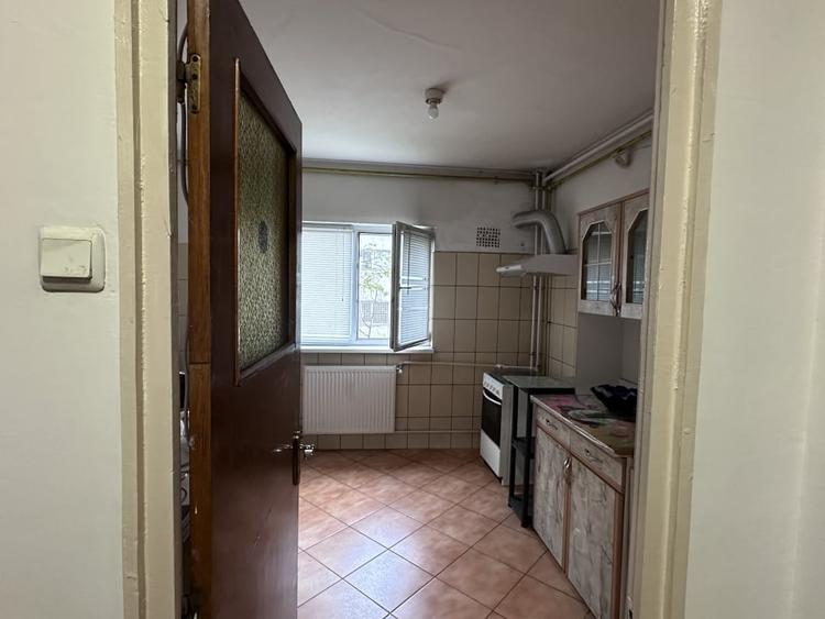 Apartament cu 2 camere decomandat, mobilat în Viilor