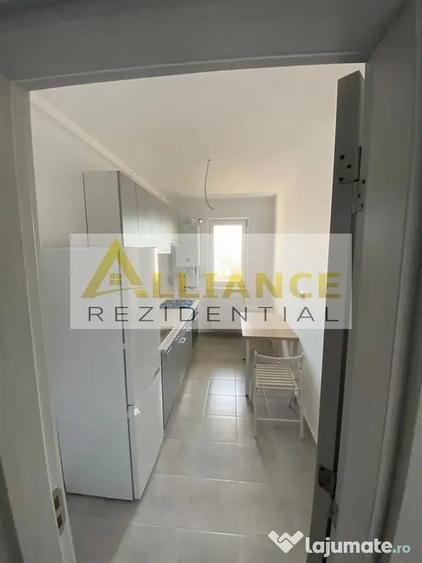 Apartament cu 3 camere decomandat în Berceni