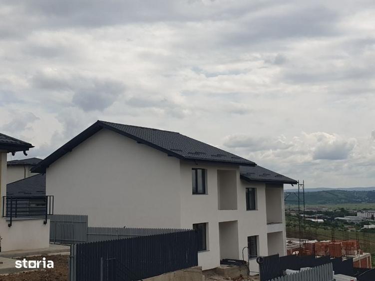 Casă cu 4 camere cu Teren 250 Mp în Valea Lupului