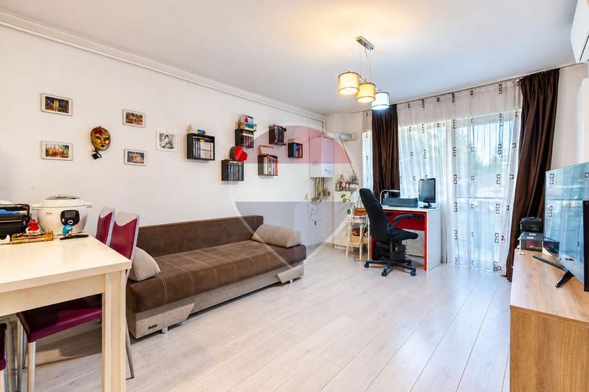 Apartament cu 2 camere semidecomandat, mobilat în Iris
