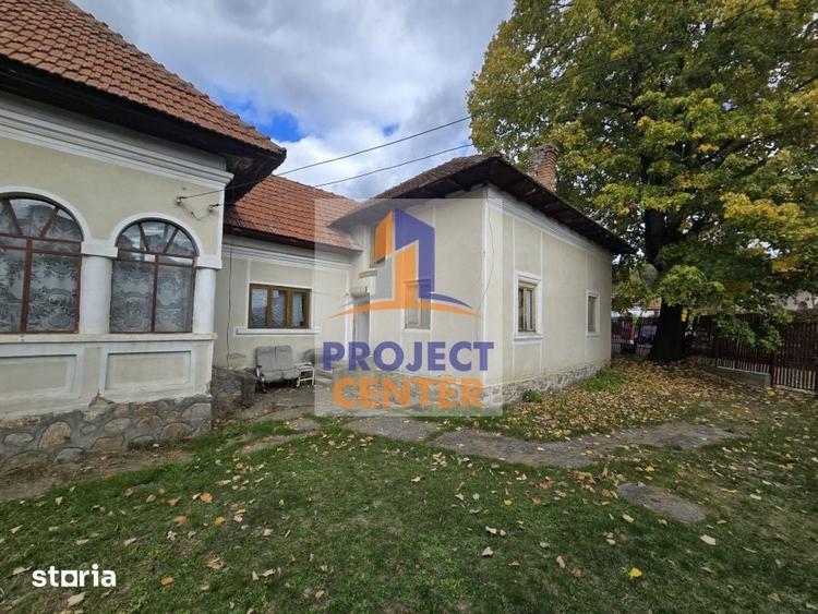 Casă cu 7 camere cu Teren 2211 Mp în Central