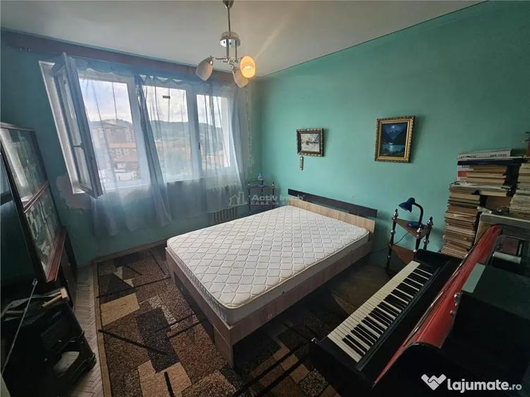 Apartament cu 2 camere semidecomandat în Micro I