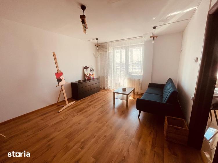Apartament cu 3 camere în Apărătorii Patriei
