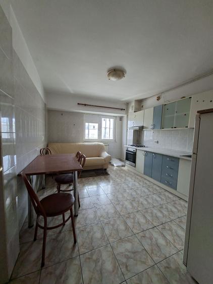 Apartament cu 2 camere decomandat în Sârbi