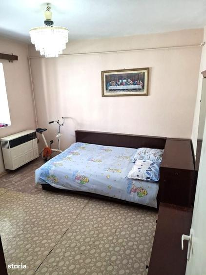 Apartament cu 4 camere decomandat în Unirii Sud