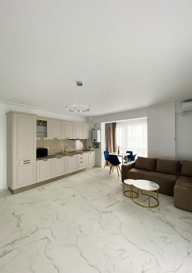 Apartament cu 3 camere, mobilat în Central