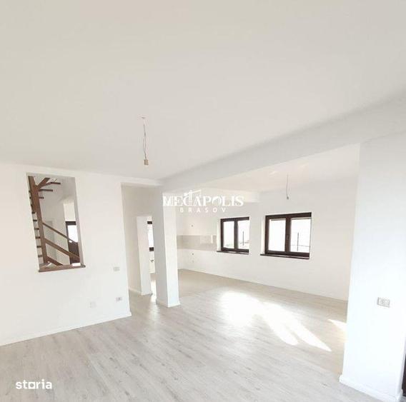 Casă cu 4 camere cu Teren 540 Mp în Sânpetru
