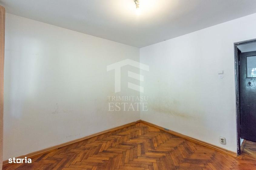 Apartament cu 3 camere semidecomandat în Mihai Bravu