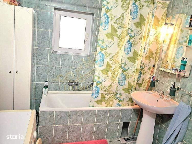 Apartament cu 3 camere decomandat în Plopilor