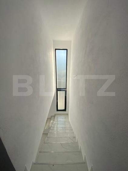 Duplex cu 4 camere cu Canalizare în Petriș