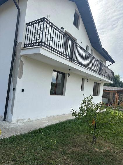 Casă cu Teren 1000 Mp în Central