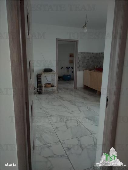 Casă cu 4 camere în Olteni