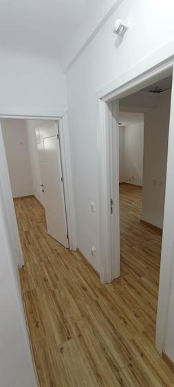 Apartament cu 7 camere decomandat în Cantemir
