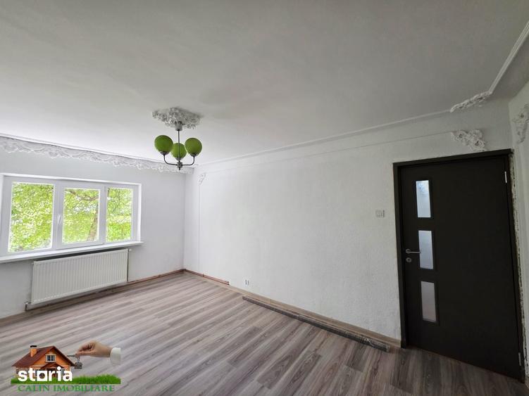 Apartament cu 2 camere decomandat în Nicolina