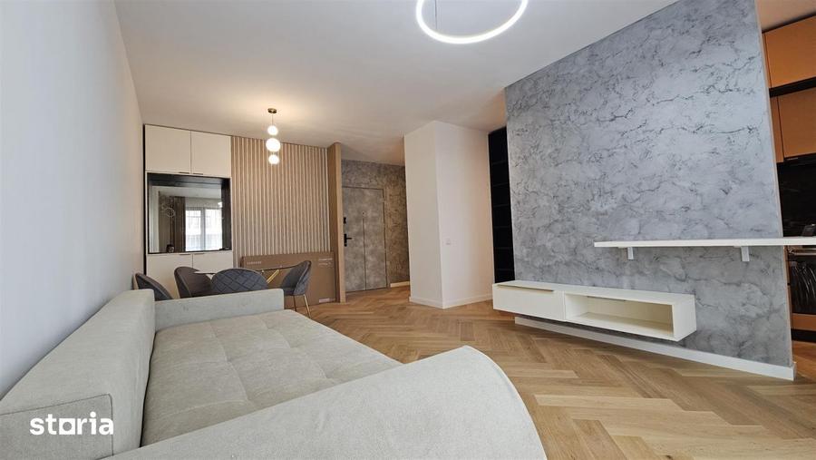 Apartament cu 3 camere semidecomandat, mobilat în Plopilor