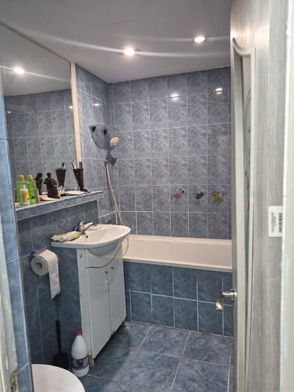 Apartament cu 3 camere decomandat în Mihai Bravu