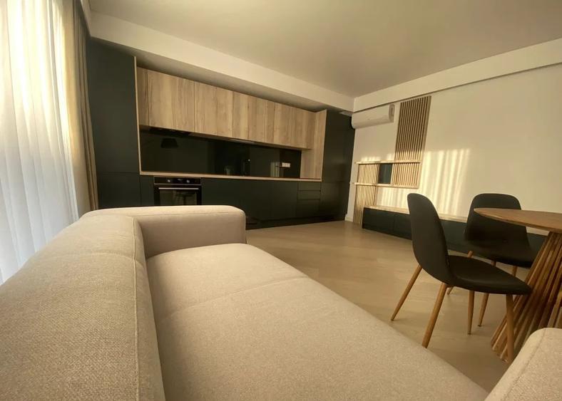 Apartament cu 3 camere decomandat în Pipera