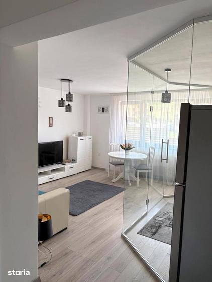 Apartament cu 2 camere semidecomandat în Florești