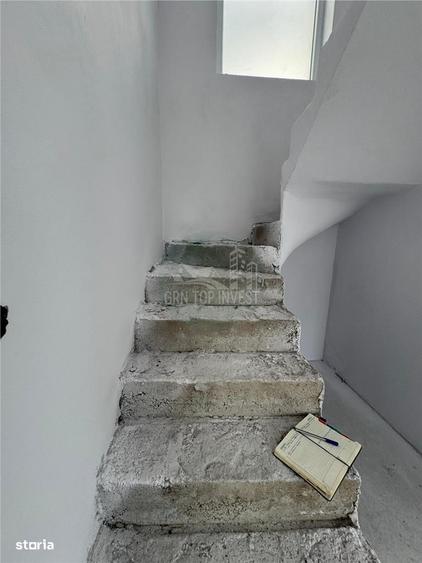 Casă cu 4 camere în Șura Mică