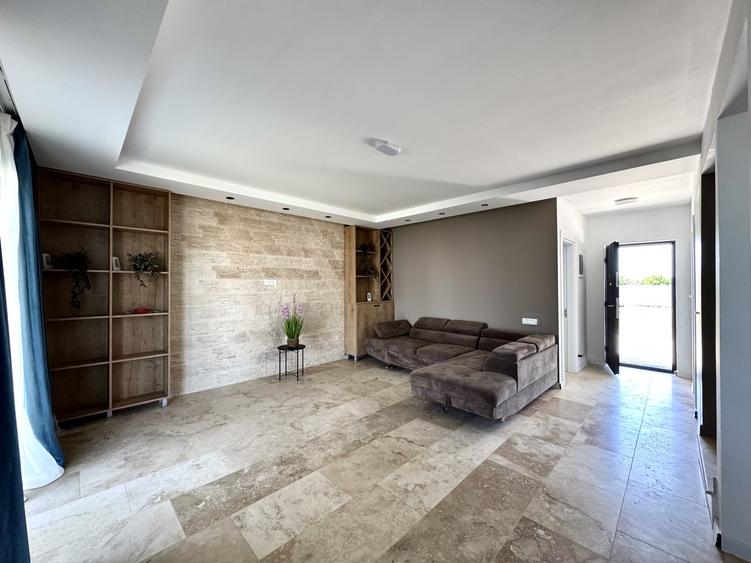 Duplex cu 5 camere cu Canalizare în Clinceni