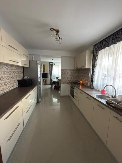 Casă cu 4 camere cu Teren 200 Mp în Bragadiru