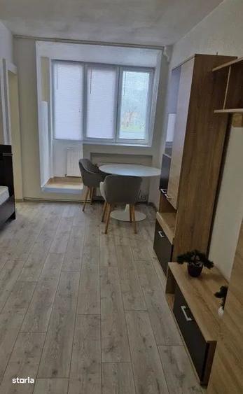 Garsonieră decomandată, mobilată în Aleea Carpați