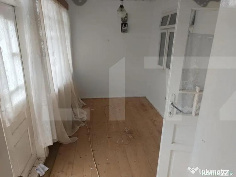 Casă cu 3 camere cu Teren 2707 Mp în Central